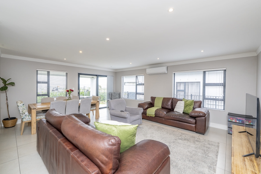 3 Bedroom Property for Sale in Protea Heights Western Cape